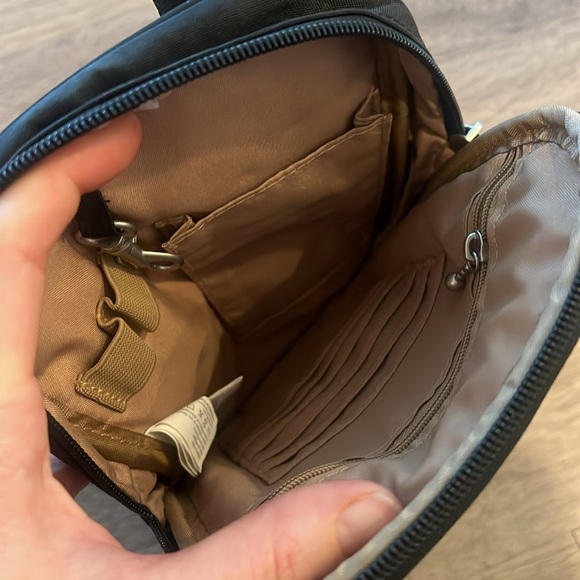 Baggallini RFDI Journey Crossbody - Picture 4 of 4